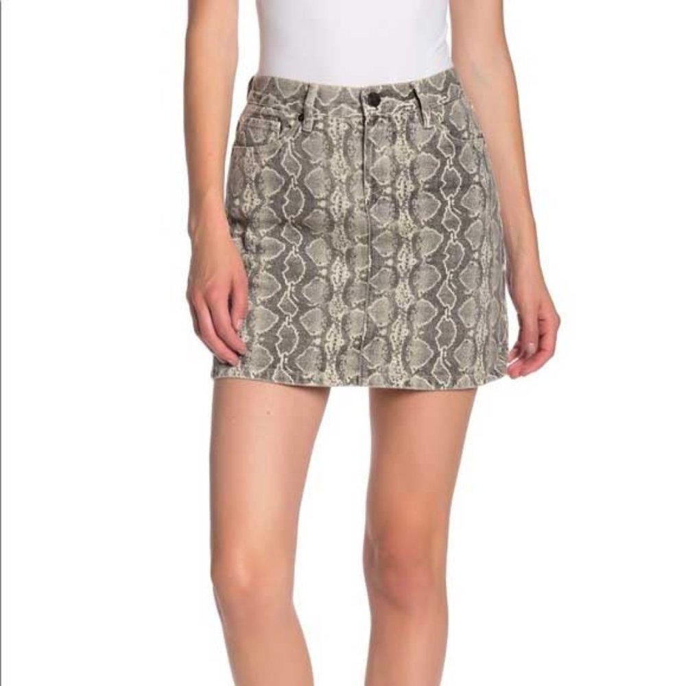 BLANK NYC DENIM "SNAKESKIN" MINI SKIRT-NWT